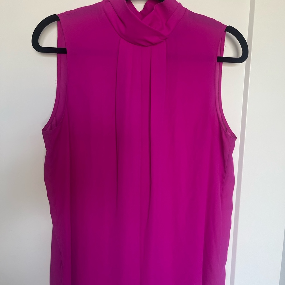 Elegant Ellen Tracy Sleeveless Top